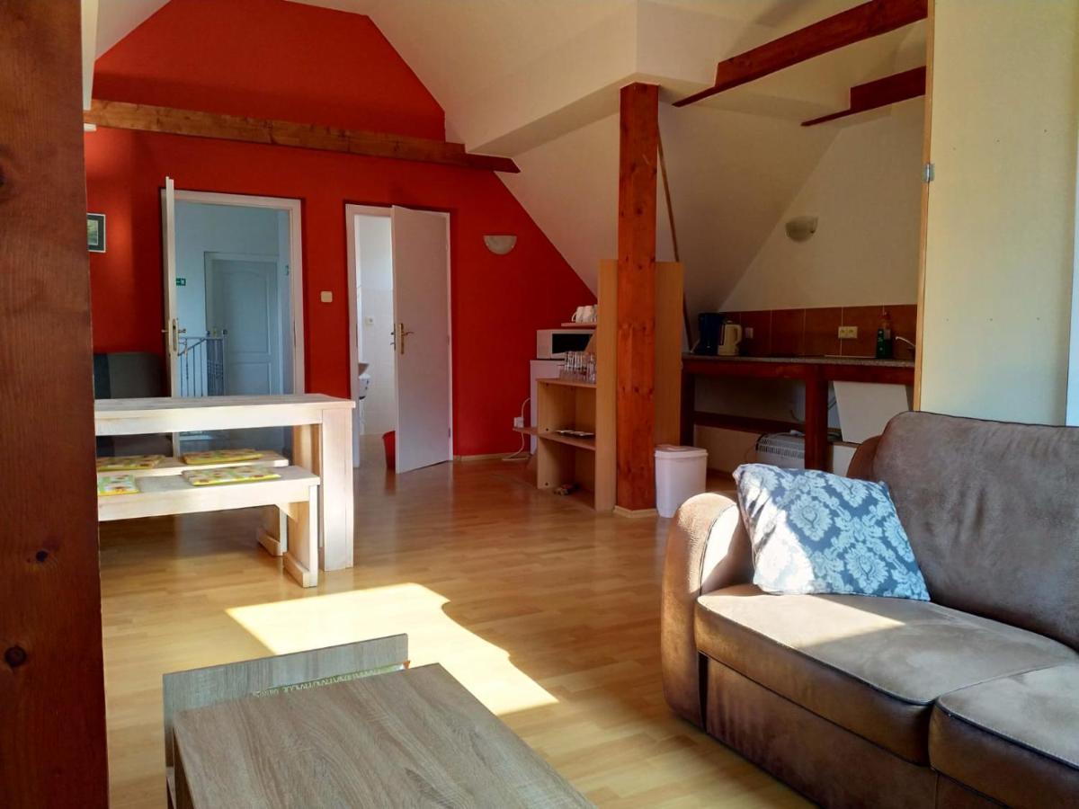 Camping & Guest House Pliskovice Mirovice 외부 사진