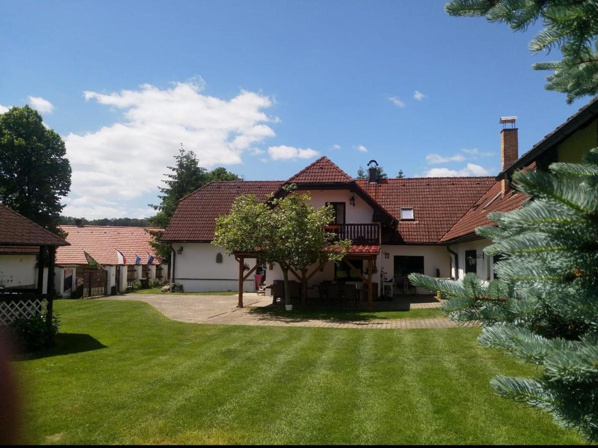 Camping & Guest House Pliskovice Mirovice 외부 사진